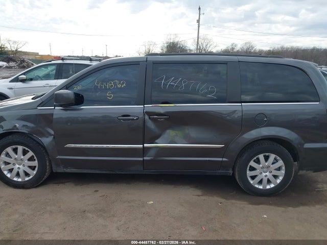 Продаж на аукціоні авто 2015 Chrysler Town & Country Touring, vin: 2C4RC1BG7FR695431, номер лоту: 44487762