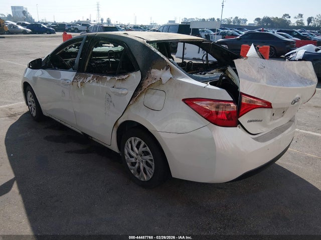Toyota COROLLA LE 2018 5YFBURHEXJP775480 Image 3