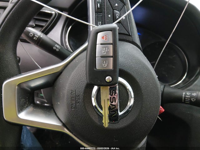JN1BJ1CR8KW335032 Nissan Rogue Sport S