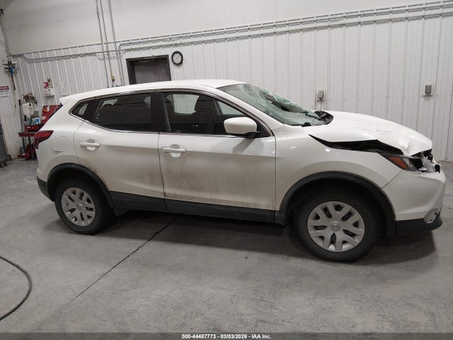 JN1BJ1CR8KW335032 Nissan Rogue Sport S