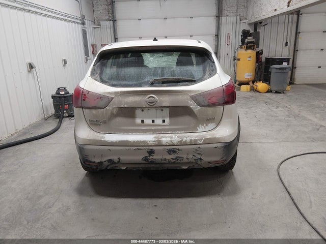 JN1BJ1CR8KW335032 Nissan Rogue Sport S