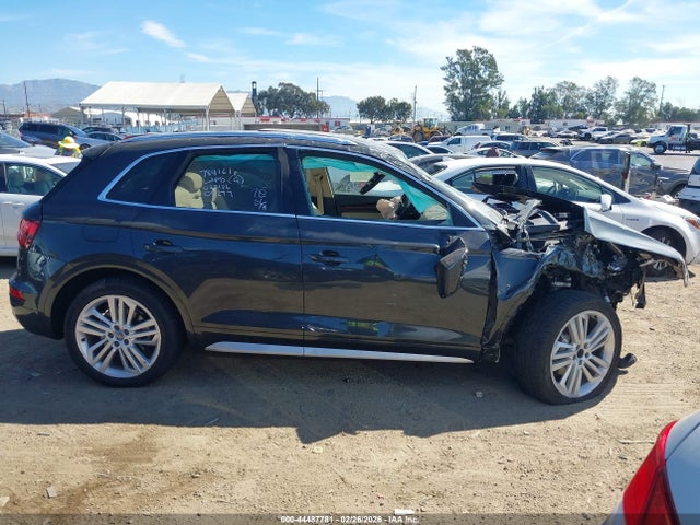 WA1BNAFY9J2078340 Audi Q5 2.0t Premium