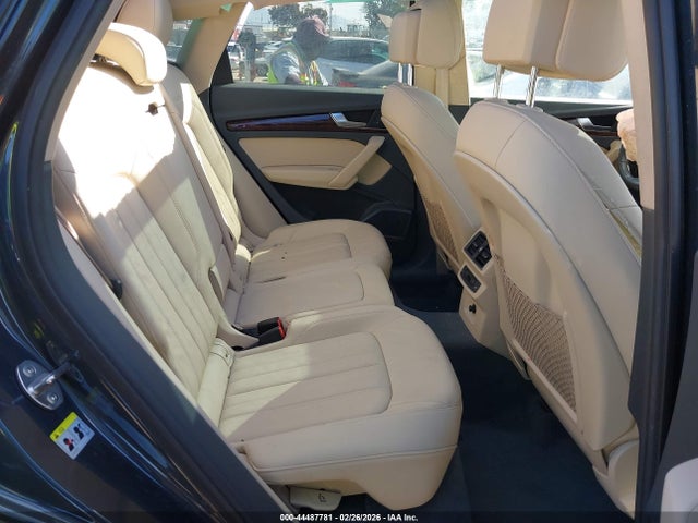 WA1BNAFY9J2078340 Audi Q5 2.0t Premium