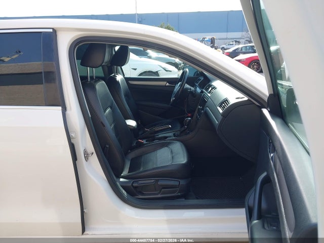 Volkswagen Passat 1.8t Limited Edition 2015 1VWAT7A33FC094019 Image 5