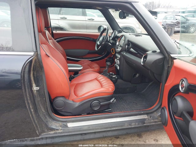 2009 MINI COOPER S WMWMF73559TW82933 Photo 4