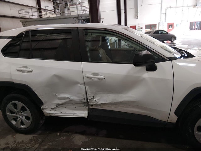 2T3F1RFV0NW290404 Toyota RAV4 LE