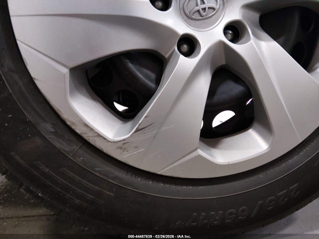 2T3F1RFV0NW290404 Toyota RAV4 LE