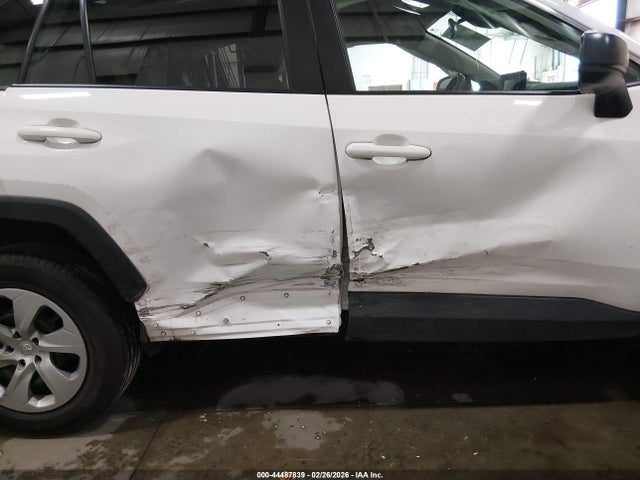 2T3F1RFV0NW290404 Toyota RAV4 LE