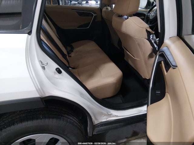 2T3F1RFV0NW290404 Toyota RAV4 LE