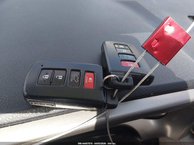 2018 Toyota Rav4 Limited მანქანა იყიდება აუქციონზე, vin: 2T3YFREV9JW521080, აუქციონის ნომერი: 44487878
