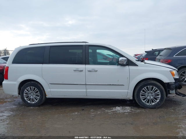 Продажа на аукционе авто 2015 Chrysler Town & Country Touring-l, vin: 2C4RC1CG6FR584206, номер лота: 44487981
