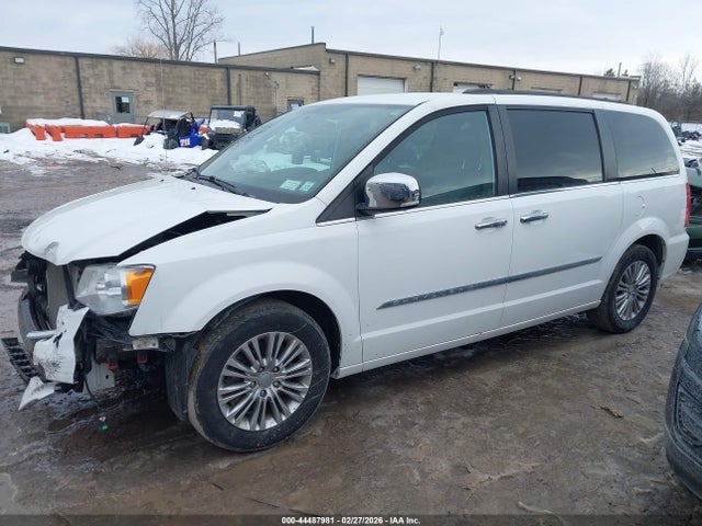 Продажа на аукционе авто 2015 Chrysler Town & Country Touring-l, vin: 2C4RC1CG6FR584206, номер лота: 44487981