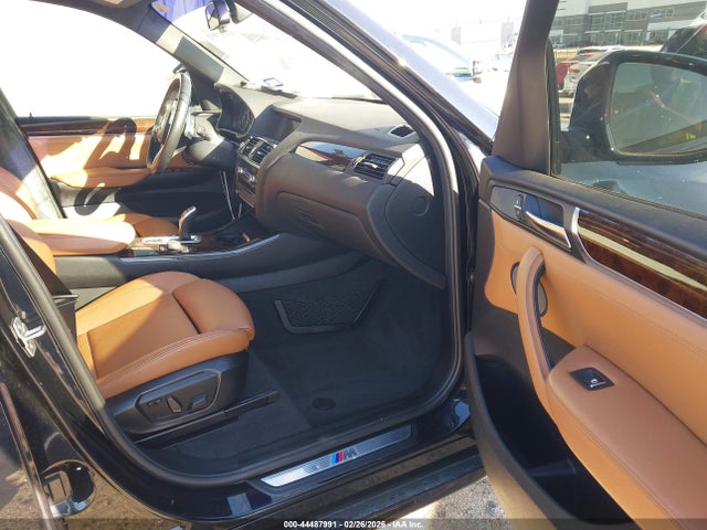 44487991 :رقم المزاد ، 5UXWZ7C39H0V90028 vin ، 2017 Bmw X3 Sdrive28i مزاد بيع