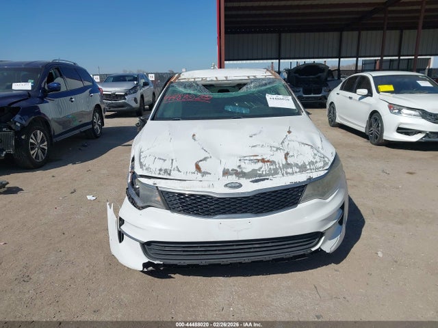 Продажа на аукционе авто 2017 Kia Optima Lx Turbo, vin: 5XXGT4L10HG122398, номер лота: 44488020