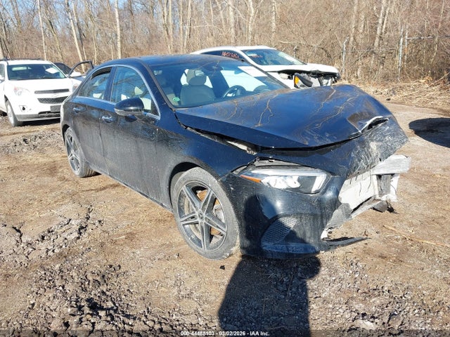 2022 MERCEDES-BENZ A 220 W1K3G4FB0NJ336599