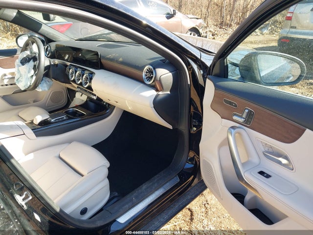 2022 MERCEDES-BENZ A 220 W1K3G4FB0NJ336599 Photo 4