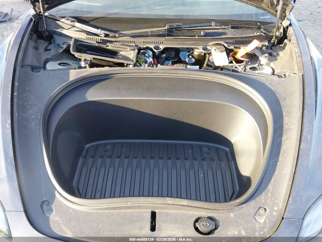 2025 TESLA MODEL 3 5YJ3E1EA9SF040880 Photo 9