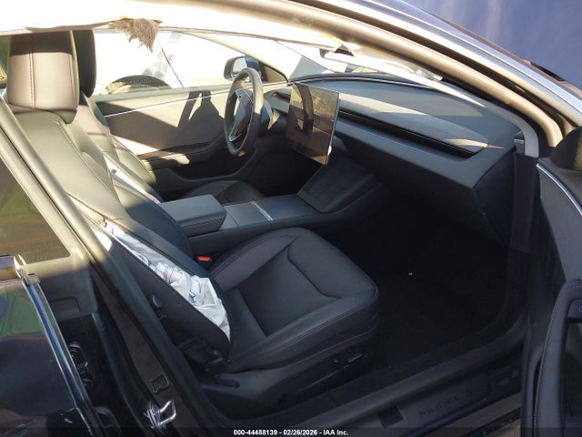 2025 TESLA MODEL 3 5YJ3E1EA9SF040880 Photo 4