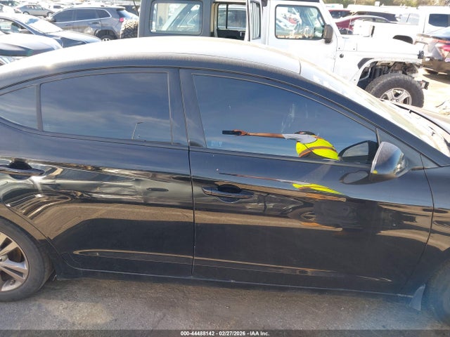 5NPD84LF7JH246890 Hyundai ELANTRA SEL