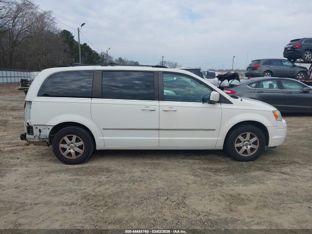 2010 Chrysler Town & Country Touring Plus მანქანა იყიდება აუქციონზე, vin: 2A4RR8DX3AR435146, აუქციონის ნომერი: 44488160