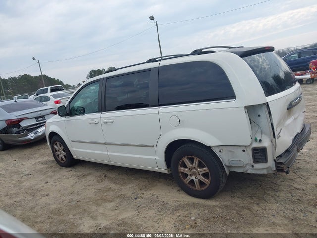 2010 Chrysler Town & Country Touring Plus მანქანა იყიდება აუქციონზე, vin: 2A4RR8DX3AR435146, აუქციონის ნომერი: 44488160