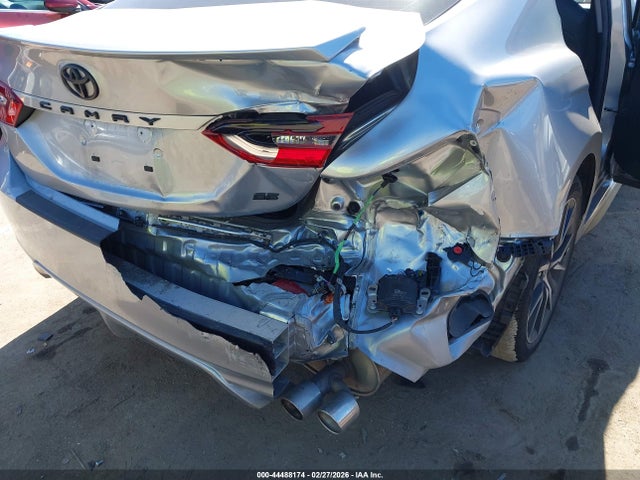 4T1T11AK6RU900936 Toyota CAMRY SE