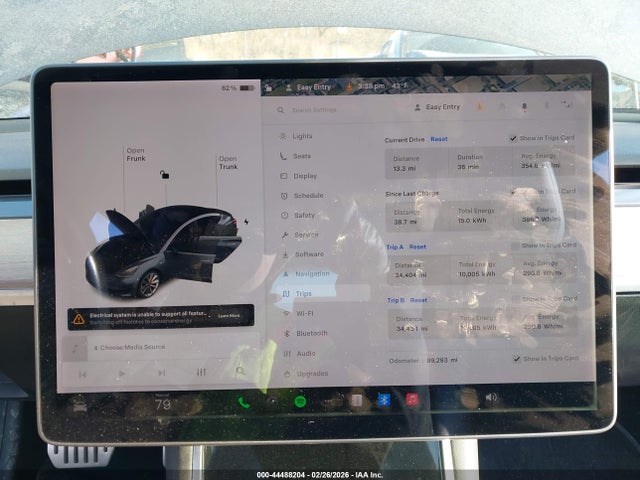 44488204 :رقم المزاد ، 5YJ3E1EB9JF073126 vin ، 2018 Tesla Model 3 Long Range/performance مزاد بيع