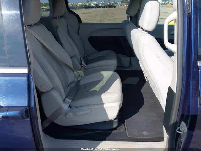 2C4RC1H72JR332969 Chrysler Pacifica Hybrid Touring Plus