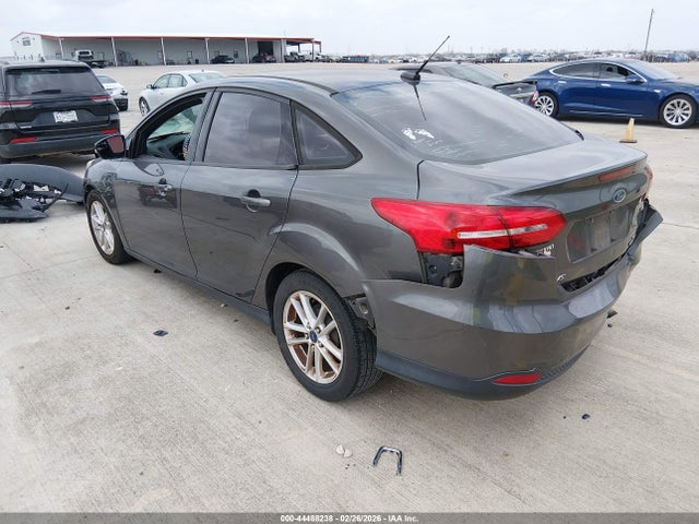 Ford FOCUS SE 2016 1FADP3F22GL238079 Image 3