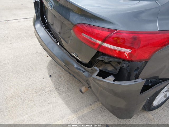 Ford FOCUS SE 2016 1FADP3F22GL238079 Image 6