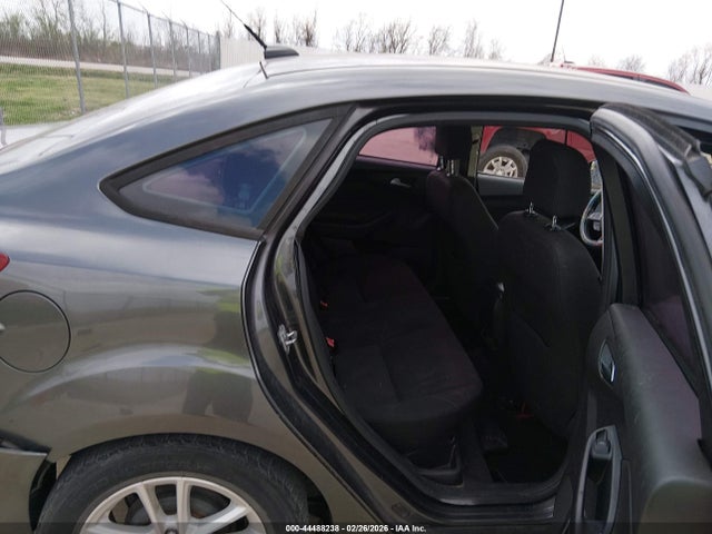 Ford FOCUS SE 2016 1FADP3F22GL238079 Image 8