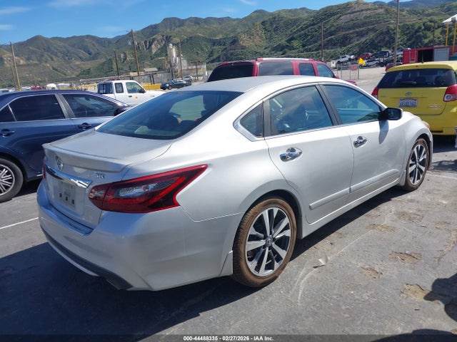 Nissan Altima 2.5 Sr 2017 1N4AL3AP3HC137846 Image 4