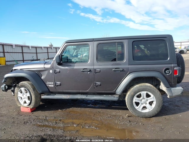 1C4HJXDN5JW325451 Jeep Wrangler Unlimited Sport S 4x4