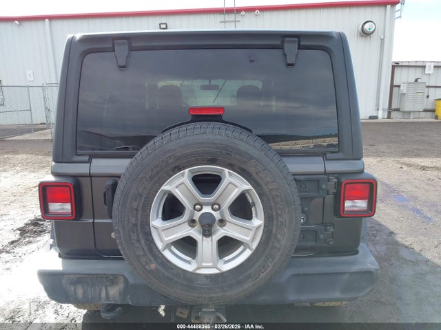 1C4HJXDN5JW325451 Jeep Wrangler Unlimited Sport S 4x4