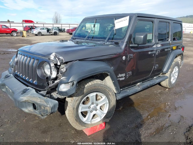 1C4HJXDN5JW325451 Jeep Wrangler Unlimited Sport S 4x4