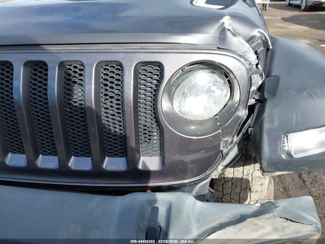 1C4HJXDN5JW325451 Jeep Wrangler Unlimited Sport S 4x4
