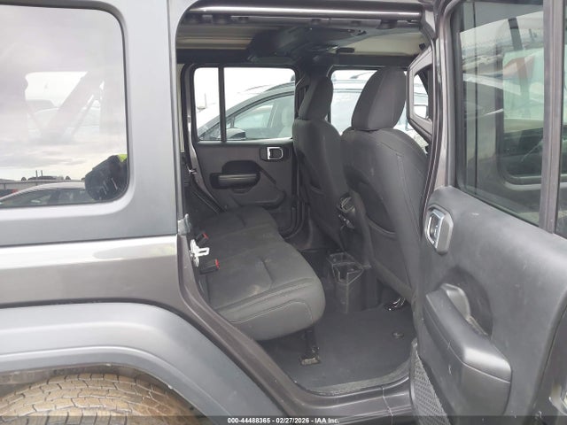 1C4HJXDN5JW325451 Jeep Wrangler Unlimited Sport S 4x4