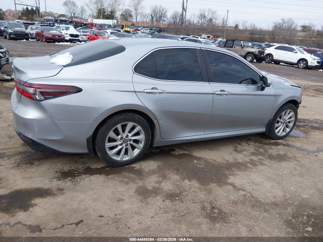 Toyota CAMRY LE 2022 4T1C11AK6NU657025 Image 4