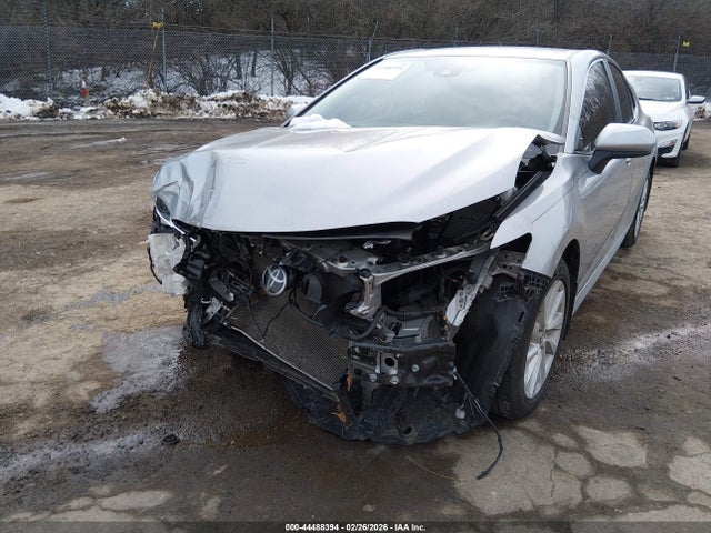 Toyota CAMRY LE 2022 4T1C11AK6NU657025 Image 6