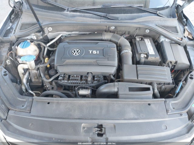 1VWDT7A35HC049986 Volkswagen Passat 1.8t R-line
