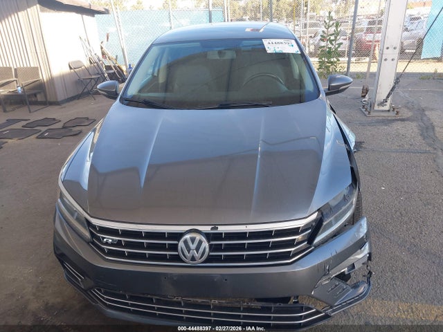 1VWDT7A35HC049986 Volkswagen Passat 1.8t R-line