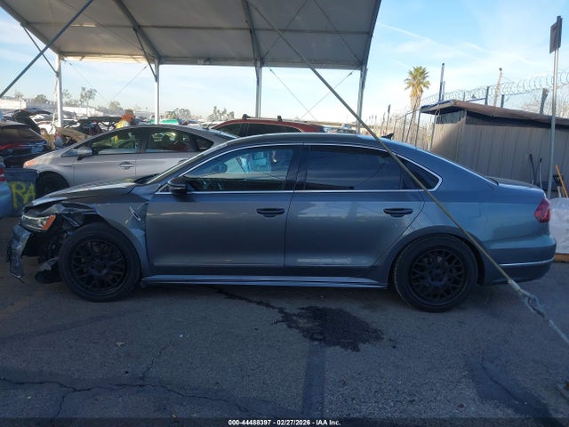 1VWDT7A35HC049986 Volkswagen Passat 1.8t R-line