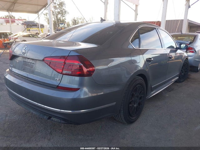 1VWDT7A35HC049986 Volkswagen Passat 1.8t R-line