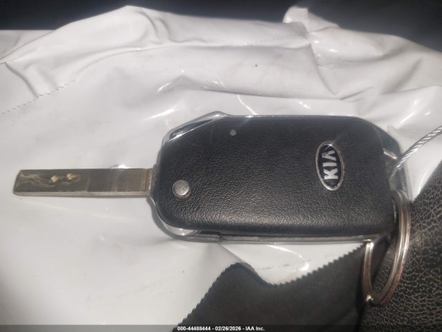5XYRG4LCXMG056978 KIA SORENTO LX