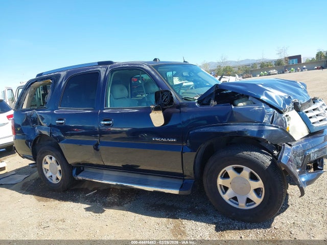2005 Cadillac Escalade Standard მანქანა იყიდება აუქციონზე, vin: 1GYEK63N05R125247, აუქციონის ნომერი: 44488493