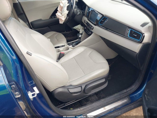 44488508 :رقم المزاد ، KNDCE3LC7H5094382 vin ، 2017 Kia Niro Touring مزاد بيع