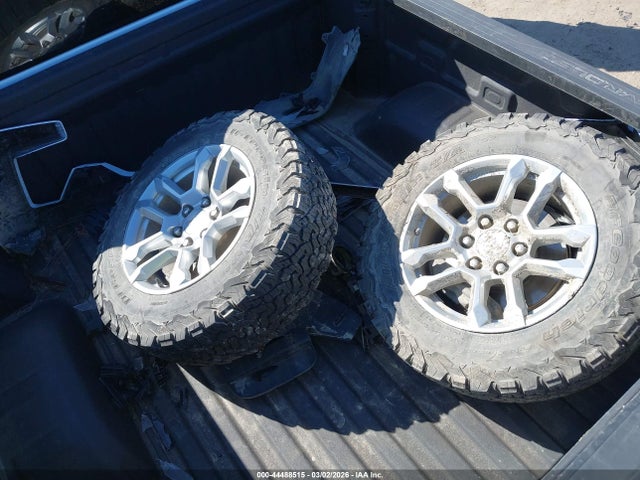 2023 Chevrolet Silverado 1500 4wd  Standard Bed Lt მანქანა იყიდება აუქციონზე, vin: 2GCUDDED4P1155318, აუქციონის ნომერი: 44488515
