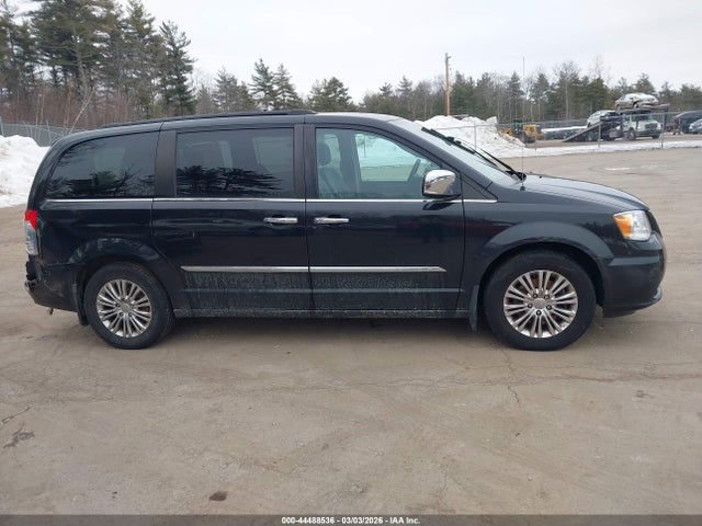 Продаж на аукціоні авто 2016 Chrysler Town & Country Touring-l Anniversary Edition, vin: 2C4RC1CG6GR111536, номер лоту: 44488536