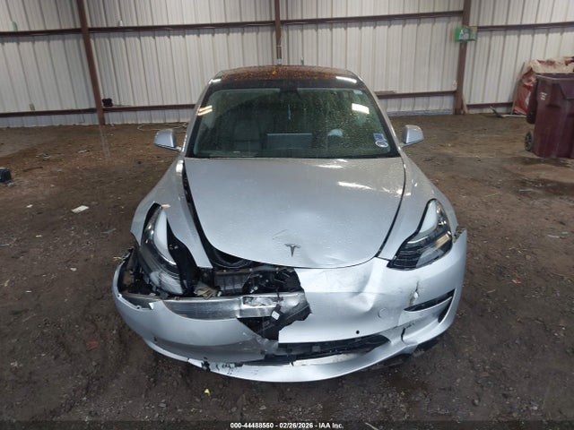 44488550 :رقم المزاد ، 5YJ3E1EB9JF104567 vin ، 2018 Tesla Model 3 Long Range/performance مزاد بيع