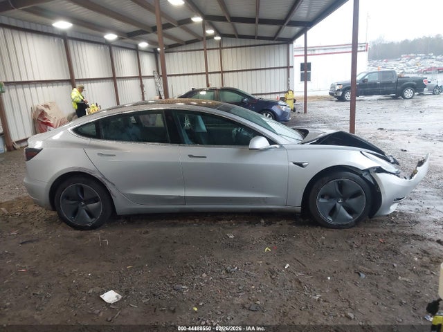 44488550 :رقم المزاد ، 5YJ3E1EB9JF104567 vin ، 2018 Tesla Model 3 Long Range/performance مزاد بيع